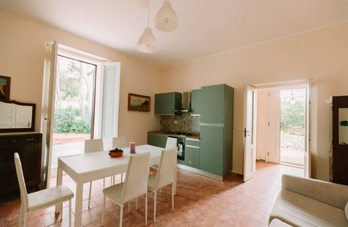 Pizzolungo Apartment | GuestHost - Cozy detached villa of 156 sqm, on two levels, able to accommodate up to 9 people. The property is located in Pizzolungo, a coastal hamlet of Erice, an oasis of peace overlooking the crystalline sea of ​western Sicily. A few minute