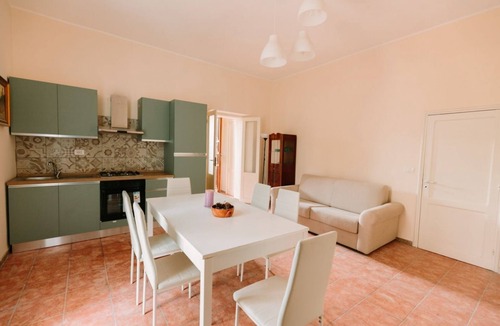 Pizzolungo Apartment | GuestHost - Cozy detached villa of 156 sqm, on two levels, able to accommodate up to 9 people. The property is located in Pizzolungo, a coastal hamlet of Erice, an oasis of peace overlooking the crystalline sea of ​western Sicily. A few minute