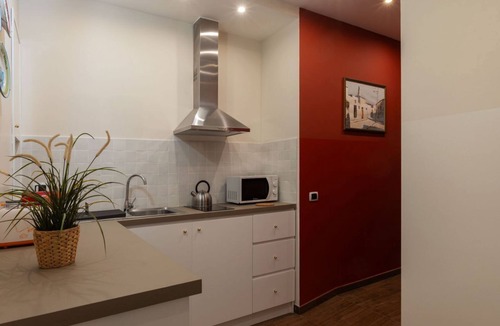Sallustiano House | GuestHost - Lovely room, with private bathroom, ideal for 2 guests in 20 square meters of space, is part of the Sallustian Guest House.The Guest House is located on the second floor, without elevator, of an elegant period building and consists of 5 priva