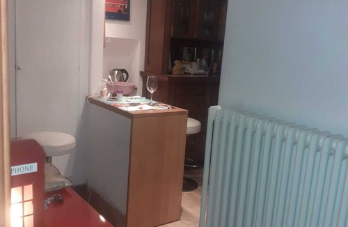 Aurelio Apartment | Historic 1930s house Vatican proximity in well-serviced neighborhood
