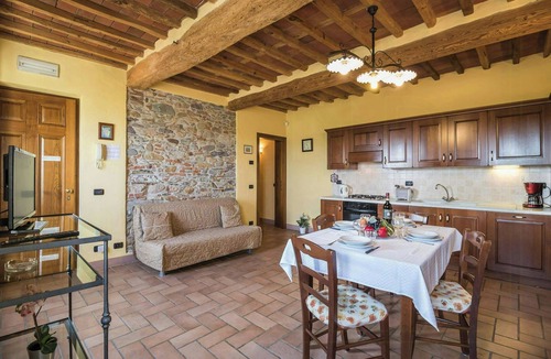 Cascine-La Croce Apartment | Historic apartment with pool near Lucca