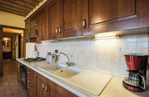 Cascine-La Croce Apartment | Historic apartment with pool near Lucca