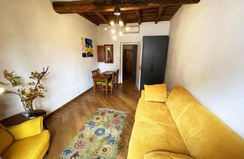 Rione VII Regola Apartment | Historical Central Rome Flat