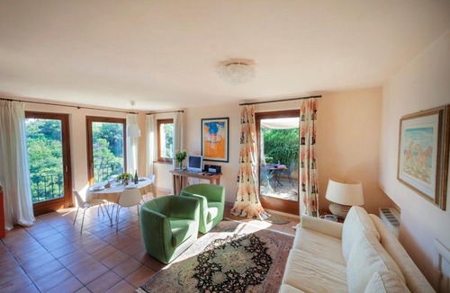 Cupra Marittima Apartment | Historical Residence Patio - Sea View, Garden, AC