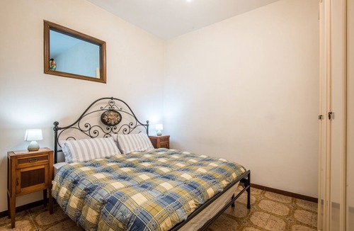 Monteroni d'Arbia House | Holiday Home "La Casina di Radi" with Private Garden & Wi-Fi