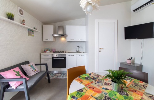 Zona Portuale House | Holiday Home "La Dimora della Luna" with Sea View, Terrace and Wi-Fi
