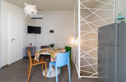 Zona Portuale House | Holiday Home "La Dimora della Luna" with Sea View, Terrace and Wi-Fi