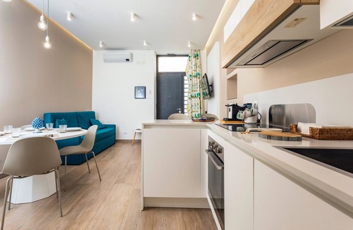 Old Town House | Holiday Home 'Zagara Home - Scents of Sicily' with Wi-Fi and Air Conditioning