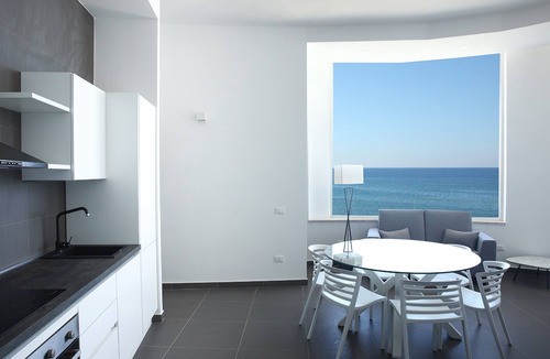 Torre Colonna-sperone Hotel | Hotel Sporting Club