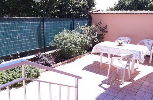 Torre Angela Apartment | House+Patio well connected to center. Metro and lots of facilities 5-minute walk