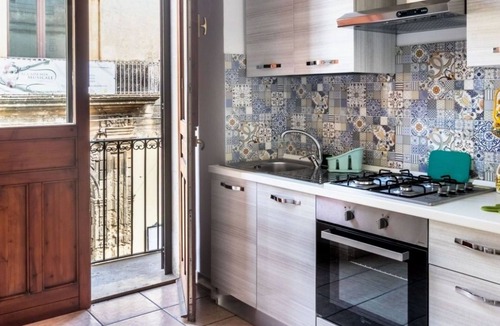 Avola Apartment | Iblea House - One Bedroom Apartment, Sleeps 4