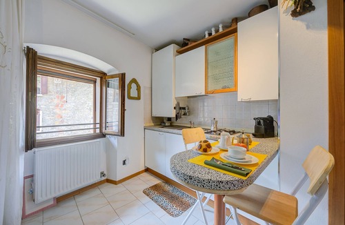 Canale di Tenno Apartment | Il Nido dell'Artista Apartment with Pool, Tenno, Italy