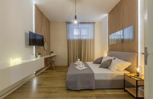 Nomentano Apartment | Imperium House - appartamento con giardino privato, 3 minuti da Metro Piazza Bologna, A-C,