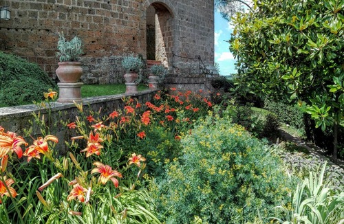 Proceno Apartment | Komfortable Unterkunft in einem Schloss, Schwimmbad by Interhome