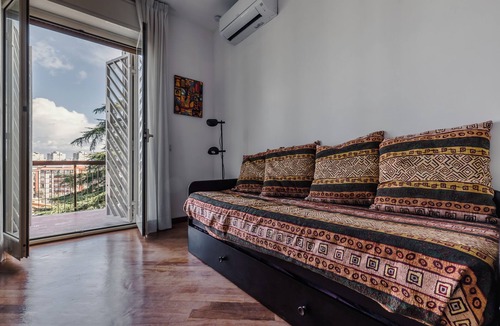 Zona I Val Melaina Apartment | L'Ottavo Colle: Your Suite in Rome