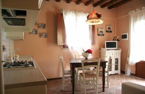 Gambassi Terme Apartment | La Casetta del Borgo San Gimignano, relax nature swimming pool, STARLINK powered
