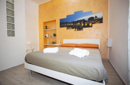 Civitavecchia Apartment | La finestra sul Pincio, Appartamento a due passi dalla stazione e dal porto.