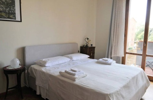 Isolotto Apartment | LARGE & QUIET, Free parking, near city center