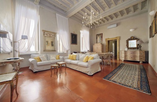 Rione VII Regola Apartment | Lavish apartment in historical building - Palazzo Boncompagni Corcos