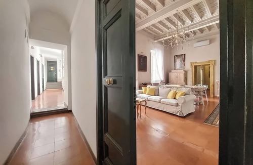 Rione VII Regola Apartment | Lavish apartment in historical building - Palazzo Boncompagni Corcos