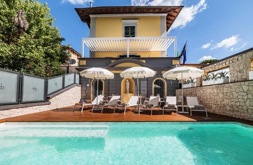 Santa Croce Hotel | LHP River Club