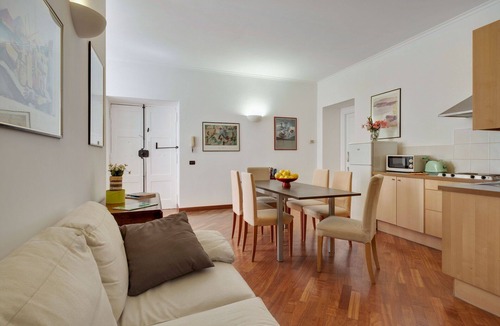 Vatican Apartment | Lovely 4 Br Apt Near Vatican By Halldis