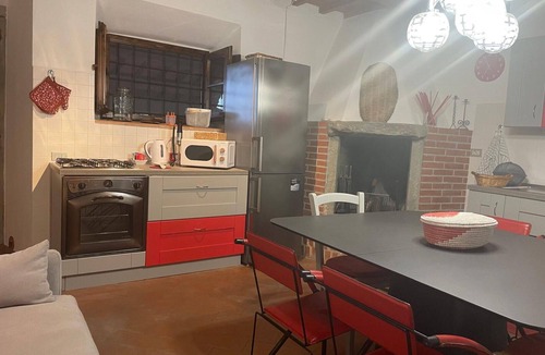 Barberino di Mugello House | Lovely apartment for 4 people with A/C, pool, WIFI and veranda