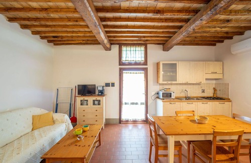 Montebonello Apartment | Lovely apartment for 4 guests with A/C, WIFI, pool, TV, pets allowed and panoramic view