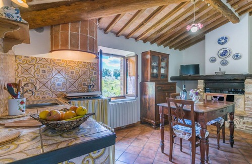 Casciano di Murlo Apartment | Lovely apartment for 2 guests with WIFI, TV and parking