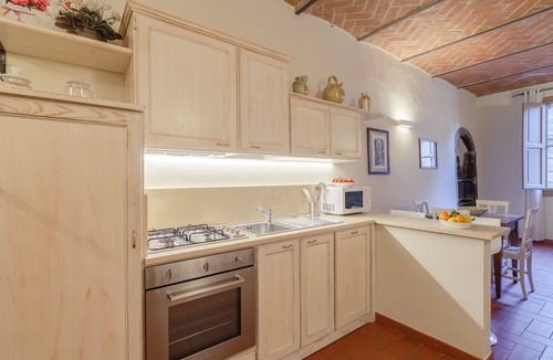 Cortona Apartment | Lovely apartment for 4 guests with WIFI, A/C, TV and pets allowed