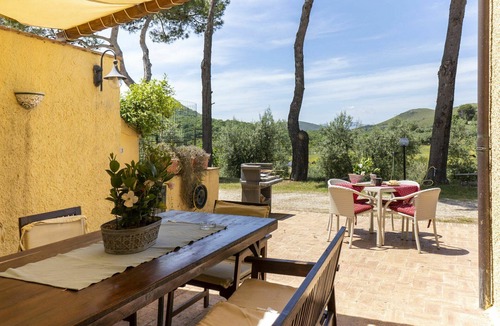 Itri Apartment | Lovely apartment for 4 people with A/C, WIFI, pool, TV, terrace and pets allowed