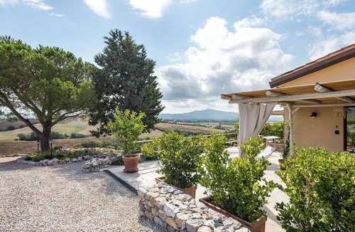 Roccastrada House | Lovely apartment in villa with WIFI, private pool, A/C, TV, terrace and panoramic view