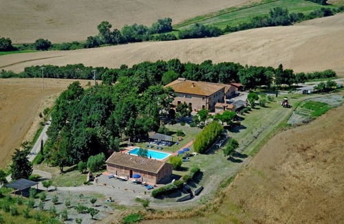 Peccioli Villa | Lovely apartment in villa for 5 guests with WIFI, pool and panoramic view