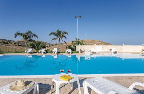 Ragusa House | Lovely home in Ragusa with outdoor swimming pool