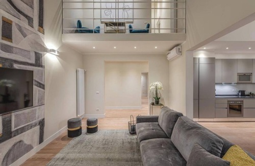 Santa Croce Apartment | Luxurious 4-Bedroom Apartment in Florence’s Historic Heart