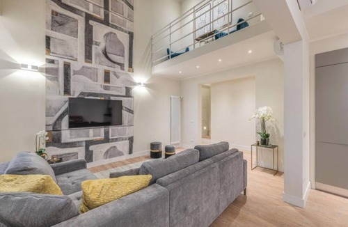 Santa Croce Apartment | Luxurious 4-Bedroom Apartment in Florence’s Historic Heart