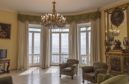 Santa Lucia Apartment | Luxurious apartment in the center of Naples with breathtaking views of Vesuvius