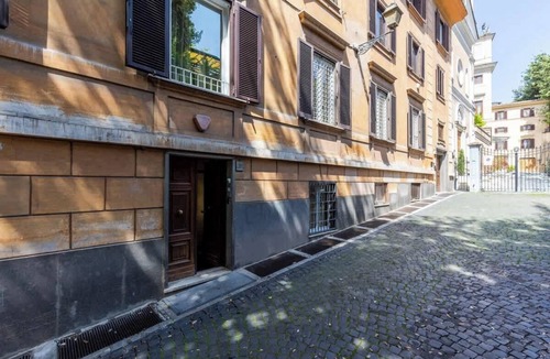 Rione IV Campo Marzio House | Luxurious home of the antiquarian at Spanish Steps
