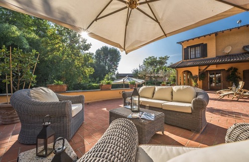 Camaiore House | LUXURIOUS VILLA WITH IMPECCABLE FINISHES, OASIS OF PEACE IN WHICH TO BE PAMPERED