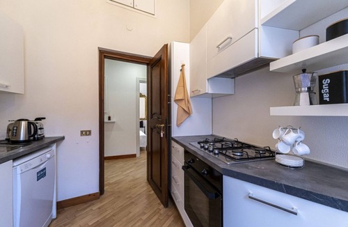 Rome City Centre Apartment | Luxury 3 bedrooms 2 bathrooms terrace view [Piazza Venezia 5*]