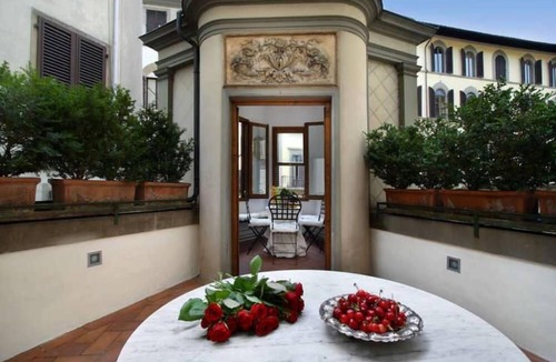 Oltrarno Apartment | Luxury Apartment in Florence "TERRAZZA DE' MEDICI"