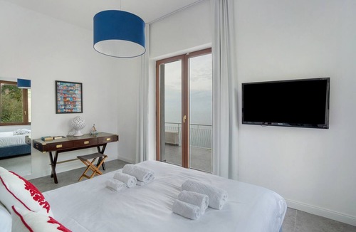 Massa Lubrense Villa | Luxury Villa - La Balena Blu with Pool and Sea View