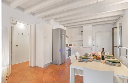 Lugana Apartment | Magnolia House: Sirmione Apt for 4 with Shared Pool, Sirmione, Italy