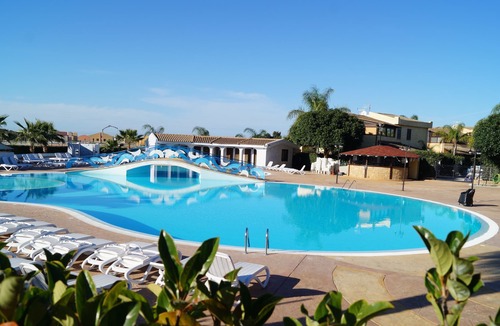 Campofelice di Roccella Villa | Mareluna Family Resort - Villa 3 - Wi-Fi and A / C!
