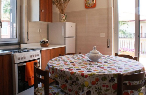 Stazzo House | Marigré Beautiful beach house with solarium wooden walkway, sun-terrace&garden.