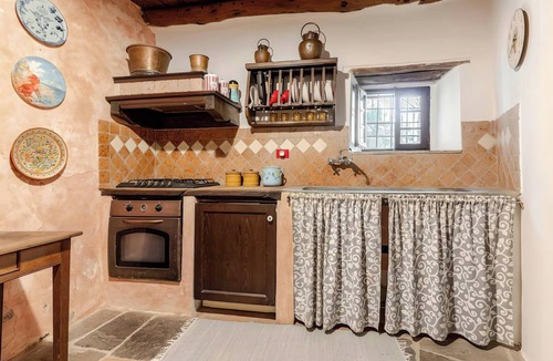 Sambuca House | Medieval stone house in the Garfagnana hills