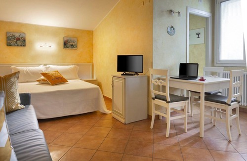 Scandiano Apartment | Mimosa apartment in a farmhouse, with a park view