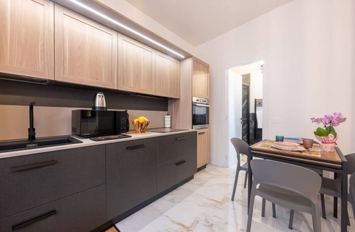 Parma City Centre House | Modern 44 square meters studio apartment (with separate sleeping area), perfect for four people, located on the first floor of a recently renovated 1960s building with elevator (NOT accessible to disabled guests).The property enjoys an excellent location