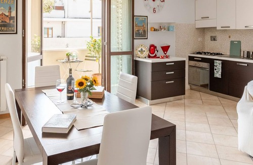 Porta al Prato Apartment | Modern & Bright Free Private PArking! Balcony Close to City Center, 2BR+2BA
