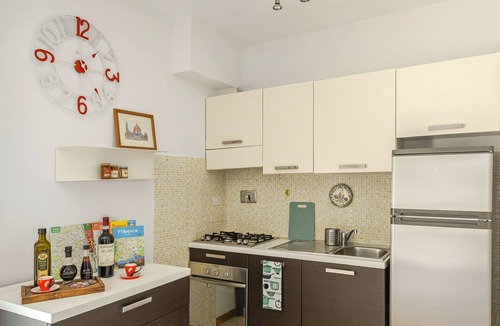 Porta al Prato Apartment | Modern & Bright Free Private PArking! Balcony Close to City Center, 2BR+2BA